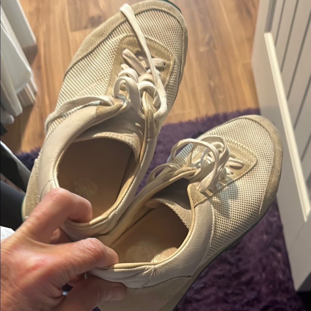 Traction and all day comfort. Well made, suede and leather stylish green soles